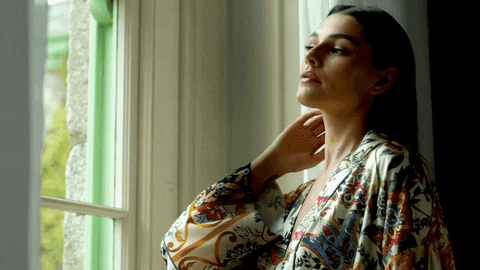 robe de chambre élégance gif