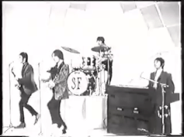 queenlizzybettecallachor the small faces GIF