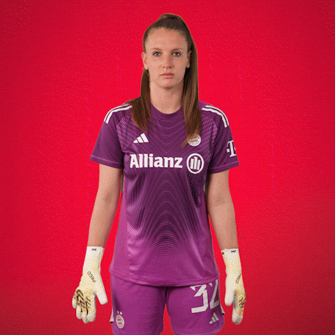 Football Soccer GIF by FC Bayern Women