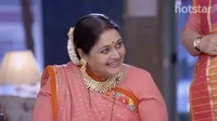 episode 7 indian auntie GIF by Hotstar