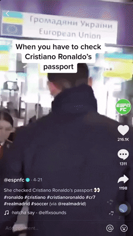 Cristiano Ronaldo Footballer GIF - CristianoRonaldo Ronaldo Footballer -  Discover & Share GIFs