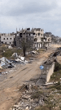 Parts of Kahn Yunis Left in Ruins After Israeli Withdrawal
