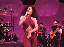 giphy.gif?cid=ecf05e4771abae698285251252