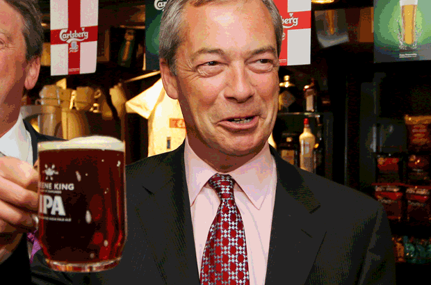 NIGEL FARAGE vuelve a UKIP para SALVAR el BREXIT