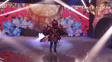 Lady Bug Dance GIF by Mask Singer A3