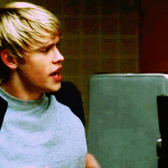 Sam Evans Washboard Abs GIF - Find & Share on GIPHY