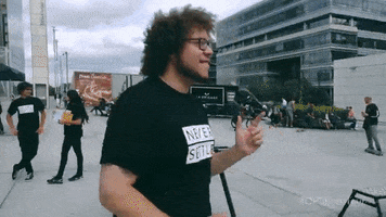 200.gif?cid=fc005b088a9f01f25c80b29f85dc0f36f3fc6e3d6c8d80f8&rid=200.gif&ct=g