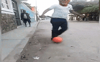 julianrios pelota golpe macri gambeta GIF
