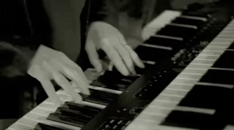 piano keyboard gif