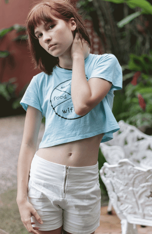 leandrorezendecardozo girl model photo wind GIF