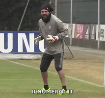 ilnumero1it #buffon #juventus #ilnumero1 #ilnumerouno #portiere #portieri #goalkeeper #goalkeepers GIF