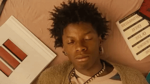 اخر شخص قال لك كلمة بحبك