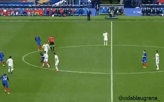 ynpha2fsyxnodmlsaubtywlslnj1 sergio busquets amazing skills vs italy GIF