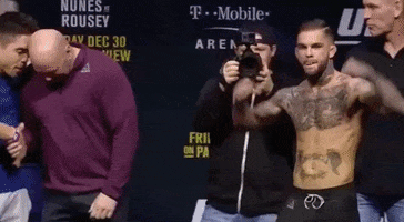 weigh in ufc 207 GIF