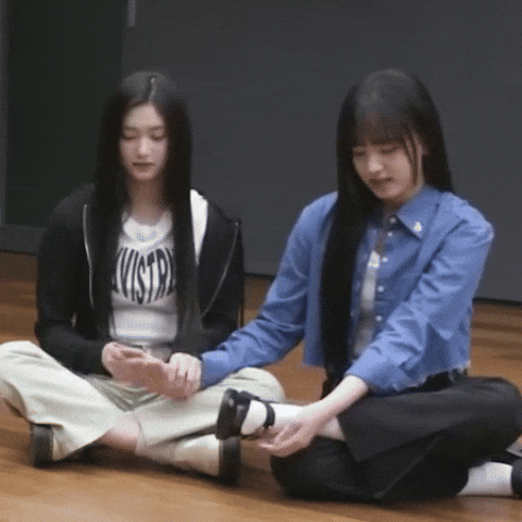 Liz-lee GIFs - Get the best GIF on GIPHY