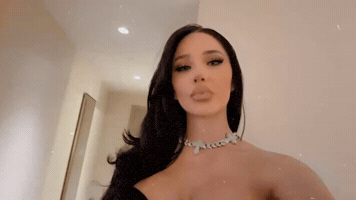 Talking Hot Chick GIF by BASSBABE