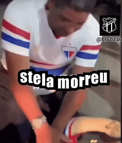 Stela Morreu GIF