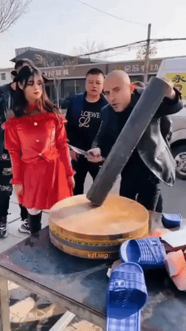 Macron Chine GIF by systaime