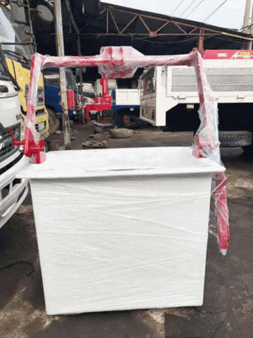 Thùng Nâng Người Composite GIF