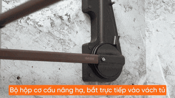 Tay Nâng Móc Áo GIF