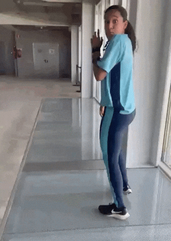Wiam Pelos GIF