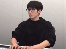 Typing Jeon Wonwoo GIF