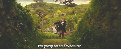 No sera la mejor adaptación, pero la escena de Bilbo saliendo a toda prisa de su casa, con el contrato aun en mano, me hace sentir joven y aventurero otra vez 😌