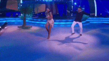 mira quien baila baile GIF by Univision Entretenimiento