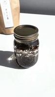 How to cold brew hojicha in a mason jar