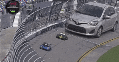 Threateningyaris GIF