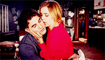 Mae Whitman Hunt GIFs - Get the best GIF on GIPHY