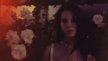 Lana Del Rey GIF