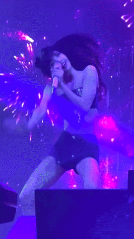 Lisa GIF