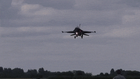 General-dynamics-f-16-fighting-falcon GIFs - Get the best GIF on GIPHY