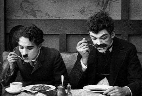 Resultado de imagem para gif charles chaplin