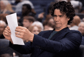 Meme Do Homem Segurando Papel GIF