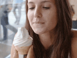girl love GIF by McDonald's CZ/SK girl love GIF by McDonald's CZ/SK