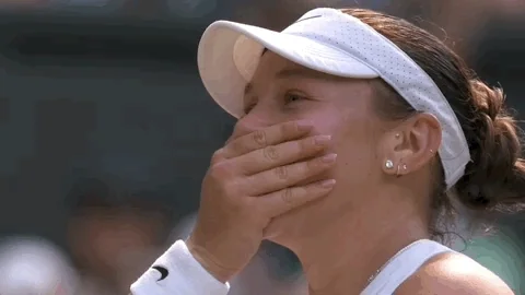 Amanda Anisimova GIF