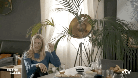 Johanna GIF by Un si grand soleil