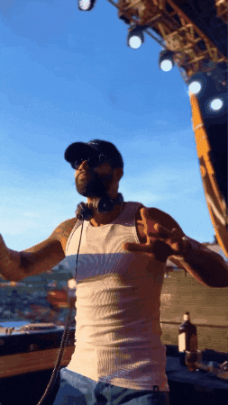 Happy Dance GIF by CentralDeFãsGusttavoLima