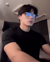 ilonayatmankina guy nerdy san sanateez GIF
