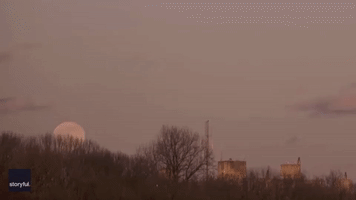 Timelapse Shows Cold Moon Rising Over Brooklyn