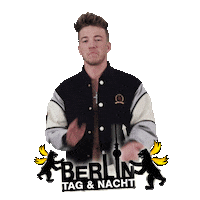 Clap Reaction Sticker by Berlin – Tag & Nacht