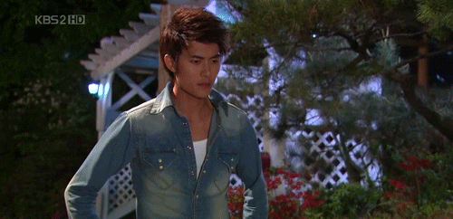 kdramabingers giphyupload 3 dads 1 mom three dads one mom GIF