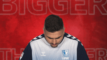 Vbl Look Up GIF by Bundesliga