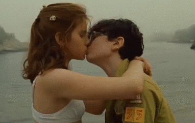 moonrise kingdom kiss GIF