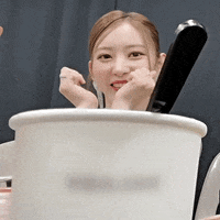 Helmets kpop idol sakura le sserafim GIF