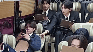 Asking Wen Junhui GIF