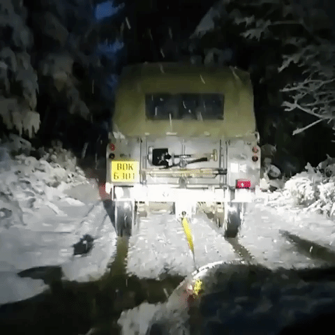 Motorist Gets Tow Home Through Snowy Cornwall