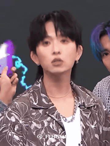 邱鋒澤 GIF